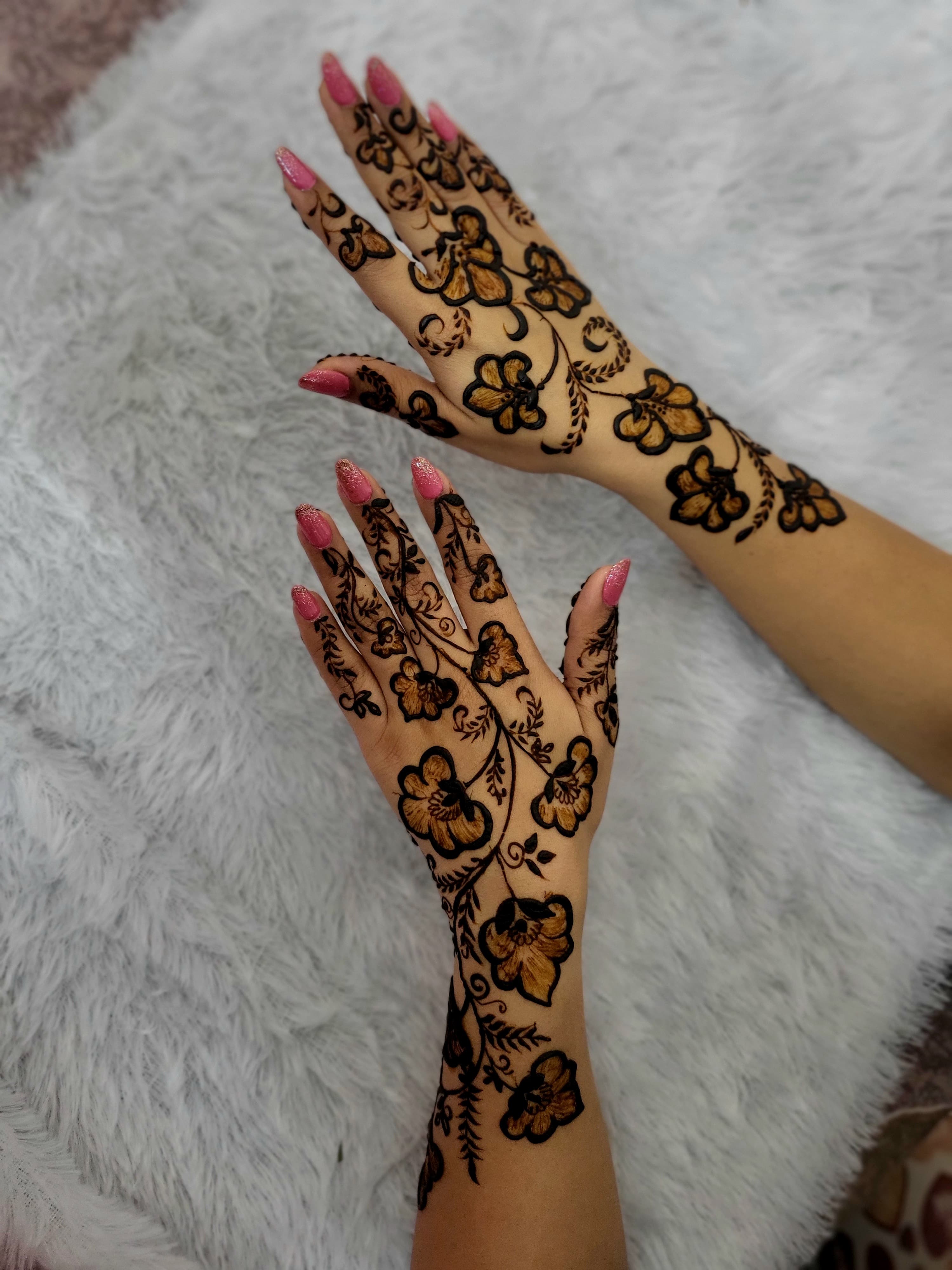 Simple mehndi design