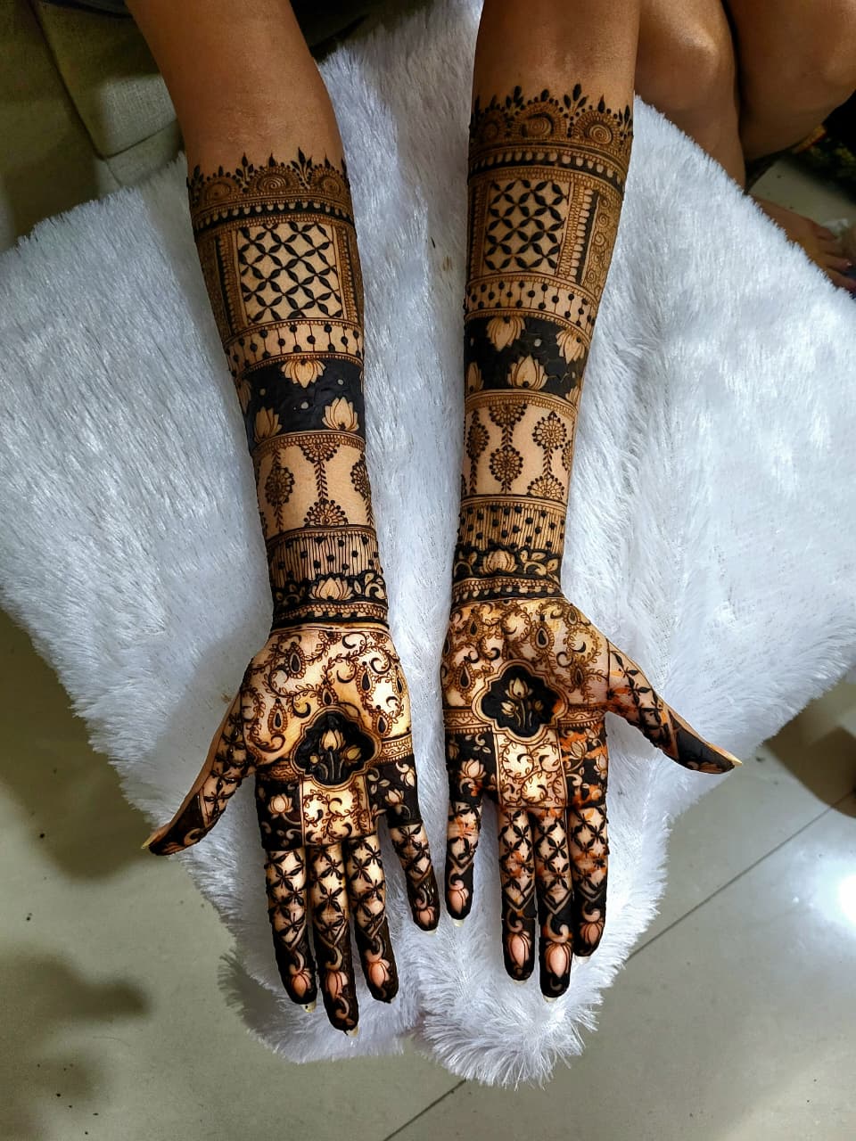 Simple bridal mehndi